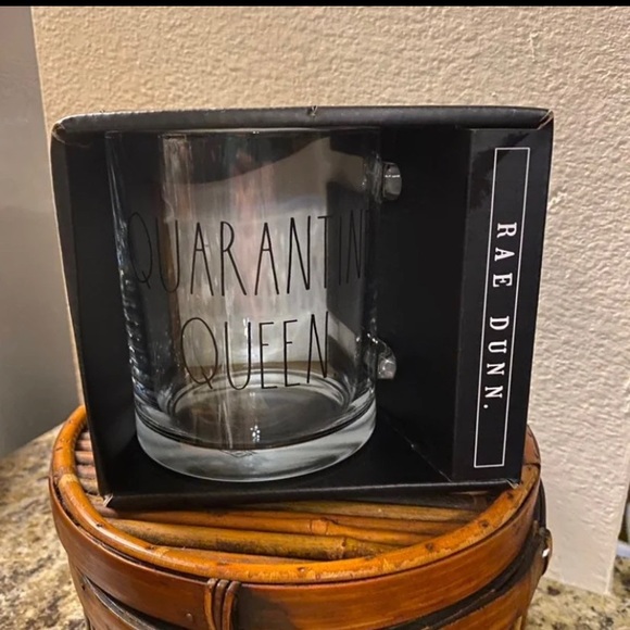 Rae Dunn - QUARANTINE QUEEN 18 oz Glass Mug. - Picture 2 of 4